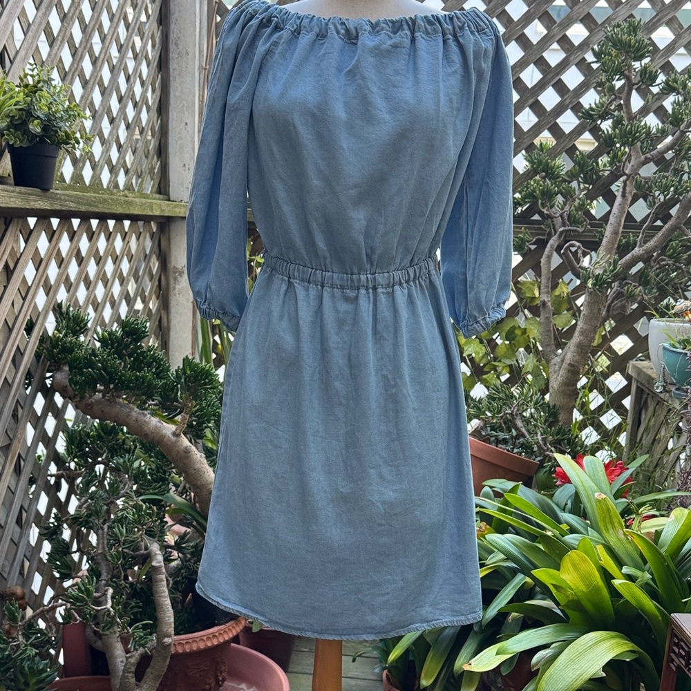 SPLENDID Chambray Dress-Medium. Lyocell Lt blue.
EUC